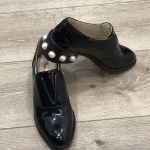 Louise et Cie Franley Girl’s Black Patent Leather Pearl Heeled Oxford Sh…